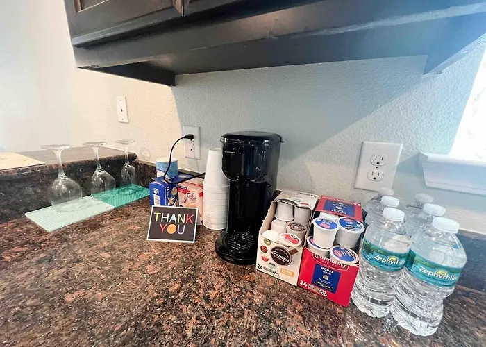 Quiet Neighborhood, New Amenities! Holiday home *