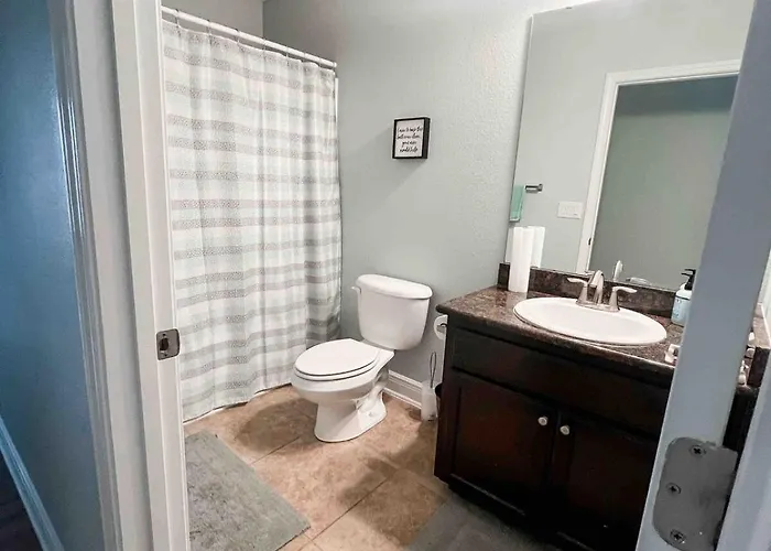 Quiet Neighborhood, New Amenities! Holiday home