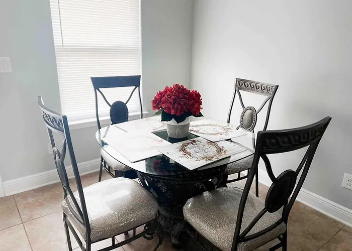 Quiet Neighborhood, New Amenities! Holiday home *